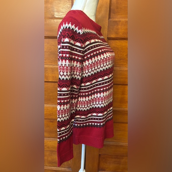 Croft & Barrow Women’s Red Patterned Sweater - Picture 5 of 7